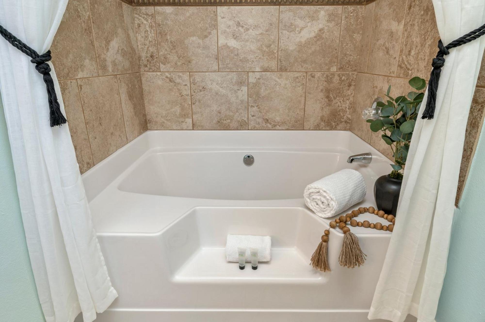 Beautiful Pet Friendly Home! New Tropical Pool, Opt Golf Cart And Pool Heat, Minutes To Beach Дестін Екстер'єр фото